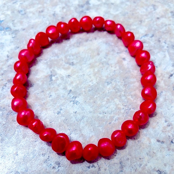 7” Red Cultured Freshwater Pearl Bracelet - Picture 3 of 5